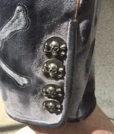 Oktoberfest Lederhosen Totenkopf Pirat