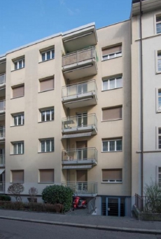 Möblierte 2.5 Zimmerwohnung mit Balkon an zentraler Lage !!!