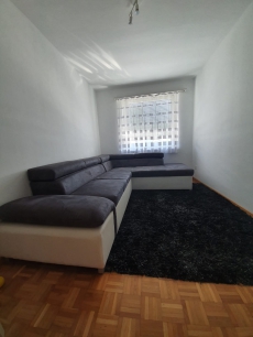 Bettsofa mit Teppich