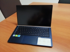 ASUS Zenbook 13 - UX333F - i7