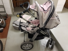 Schöner Kinderwagen