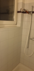 Sofort!- Zimmer unmöbliert Gang ,2-3Einbauschränke, sep.WC/Dusche