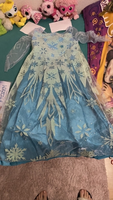 Schönes Anna und Elsa Kleid für 7-8 Jährige