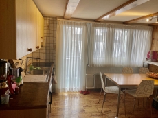 Nette 4 Zimmer Wohnung mitten in Einsiedeln 1300.-inkl.NK