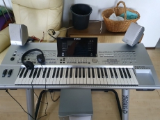 Keyboard: Yamaha Tyros