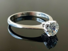 750 Gold 0.65 Karat Diamanten Solitär-Ring / Diamant 0.65 Ct. VS1