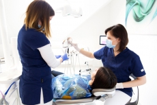 Zahnarztbehandlungen in Ungarn, 50% - 70% günstiger