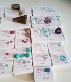 Edelsteine Zitrin, Blau Topas, Amethyst...