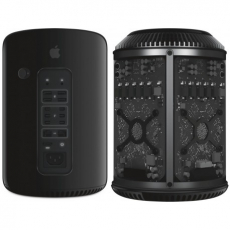 Apple Mac Pro mit 2 Displays und External HD