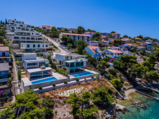 7 Moderne Luxusvillen direkt am Meer - Kroatien