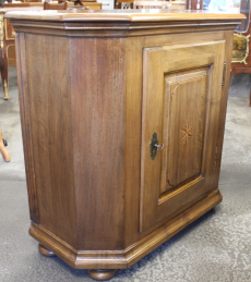 Sideboard / Anrichte massiv Nussbaum