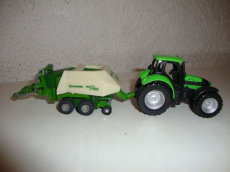 Traktor mit Anhänger