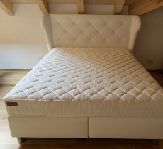 Hasena Boxspringbett mit Swarovskisteinen