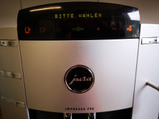 JURA IMPRESSA F90 Kaffeevollautomat Neu Revidiert