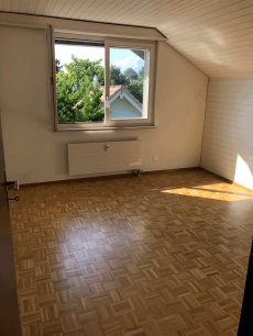 4 1/2 Zimmer-Dachwohnung mit Lift direkt in Wohnung