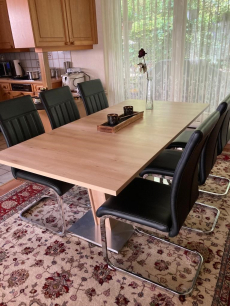 Schöner Esstisch und 6 Stühle