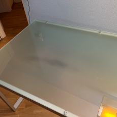 Schreibtisch mit Glasplatte LOOPY - Neupreis CHF 800.00