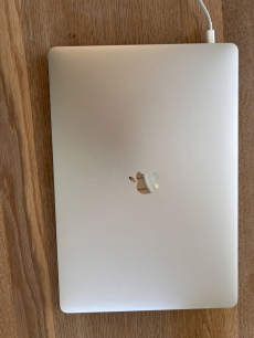 MacBook Pro 15-inch, 2019 (2.4 Ghz 8-Core Intel Core i9, 4TB SSD)