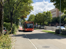 Grosser Einstellhallen-Autoplatz in Ittigen/BE zu vermieten 