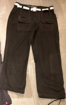 diverse Hosen, Gr. S, resp. 34/36 z.T. Neu