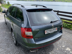 SKODA Octavia Combi 2.0 TDI RS 4x4 DSG (Kombi)