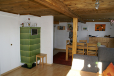 Haus mit Anliegerwohnung und Garten im Dorfzentrum zu vermieten