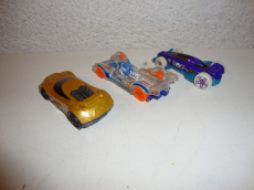 3 Hot Wheels Auto