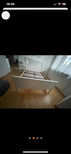 Weisses Bett von Ikea mit Lattenrost und Mattratze