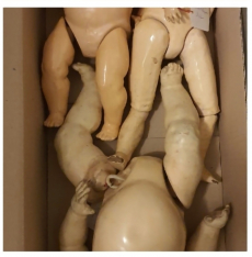 Verschiedene Puppenkörper, Puppenteile zu alten Puppen