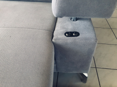 Grosses gemütliches elektrisch verstellbares Sofa 