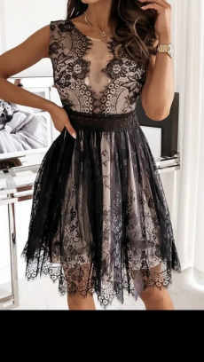 Elegantes neues Kleid 