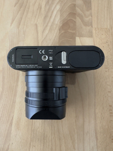 Leica Q2 47,3 Megapixel – Schwarz mit Zubehör