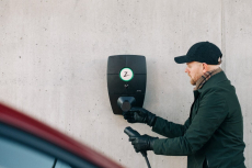 Parkplatz in Einstellhalle mit privater Ladestation zu vermieten