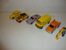 Diverse Spielzeugautos