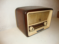Alter Radio Grundig