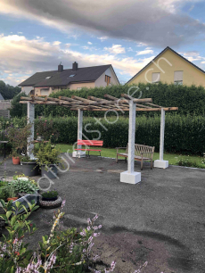 Pergola mit Sockel für Gartensitzplatz