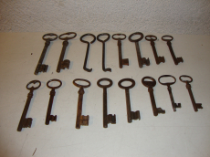 Lot alte Schlüssel 16 Stück