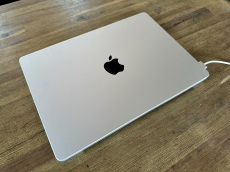 Wie neu: MacBook 14 M1 Pro 16 512GB 14C GPU Silber