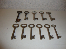Lot ältere Schlüssel 11 Stück 7-9cm