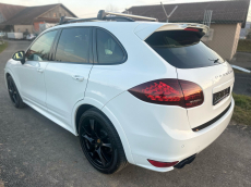 PORSCHE Cayenne GTS