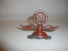 Emblem Nash Motor