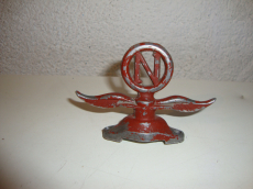 Emblem Nash Motor