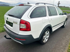 SKODA Octavia Combi 2.0 TDI Scout 4x4 DSG