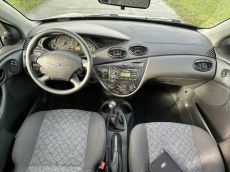 FORD Focus 1.6i 16V Trend Titan