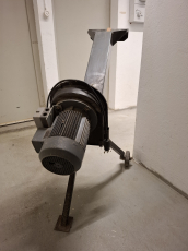 Massiver Häcksler mit 3kW Leistung