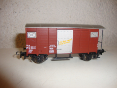 Dampflok mit Güterwagen