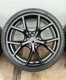 Audi RS3 8Y 19 Zoll Y Speiche Winterräder  