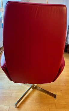 Relaxsessel mit Höcker, Leder rot