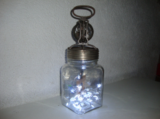 Butterglas beleuchtet