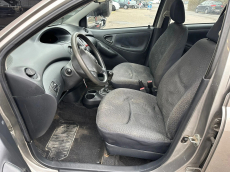 TOYOTA Yaris 1.3 Linea Luna